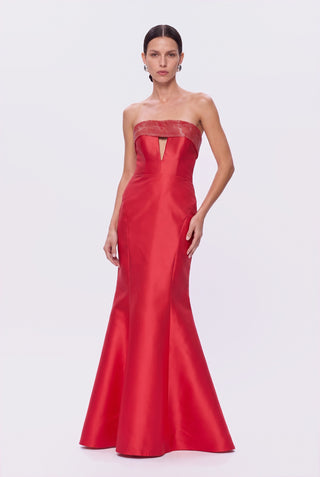 Dress Party Maria Eduarda Bordado Vermelho - pose