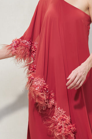 Vestido Kaftan com Plumas e Bordados