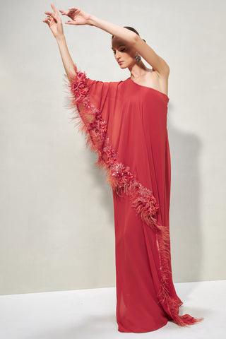 Vestido Kaftan com Plumas e Bordados