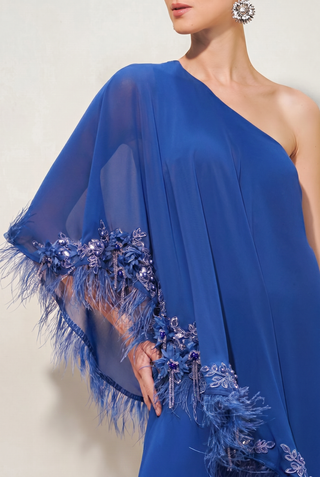 Vestido Kaftan com Plumas e Bordados