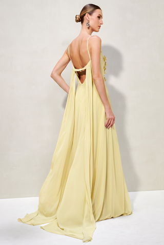 Vestido Fluido Cortes Retos