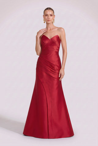 Vestido Com Recortes E Pregas Vermelho - pose