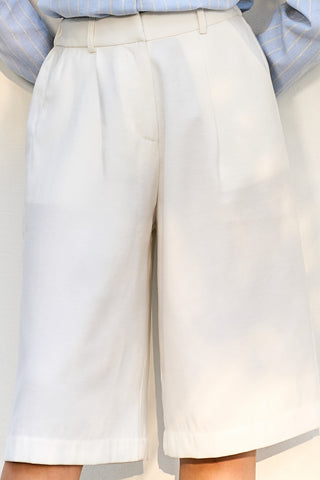Bermuda Alfaiataria Midi - Off White