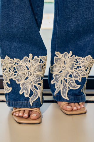Calça Jeans Wide Leg C/ Renda - Blue Jeans