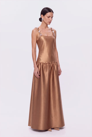 Vestido Cintura Baixa Mix Texturas Bordado Dourado - pose