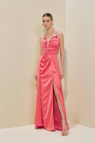 Vestido Acetinado Busto Recortes Estrategicos - Coral 281470VM06.